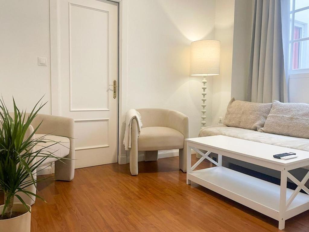 Apartamentos Malaga Centro Exterior photo
