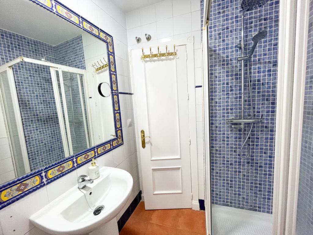 Apartamentos Malaga Centro Exterior photo